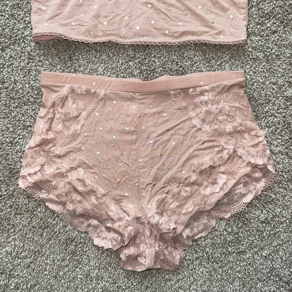 Victoria’s Secret Lace Gold Heart Cami and shorts PJ set - Picture 3 of 5
